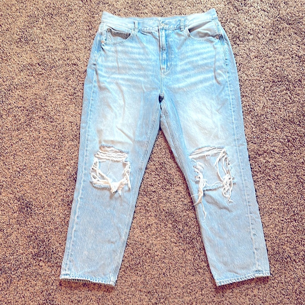 American Eagle Mom Jean